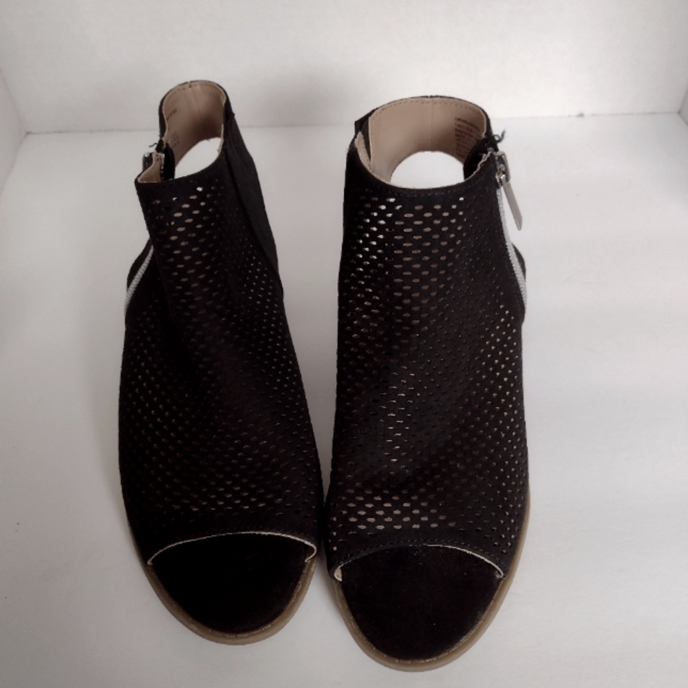 WONDER NATION YOUNG GIRLS OPEN TOE BOOTIES EXCELLENT CONDITION